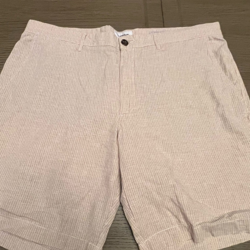 Goodfellow & Co Men's Cream Flat Front Shorts